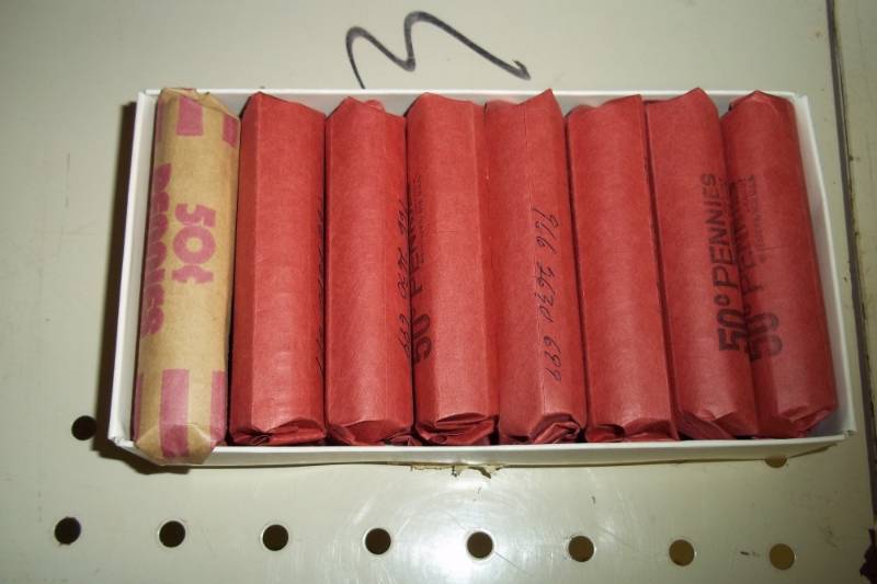 lot 222 image: 16 Rolls of Pennies