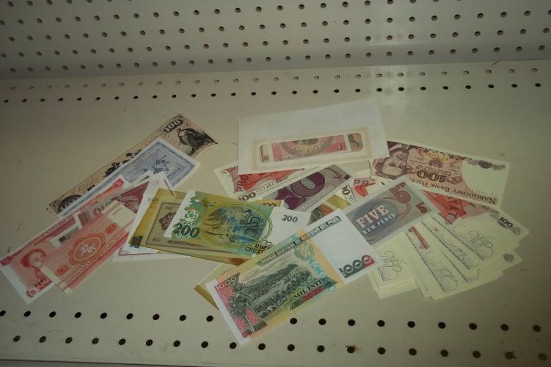 lot 224 image: Assorted Foreign Currency