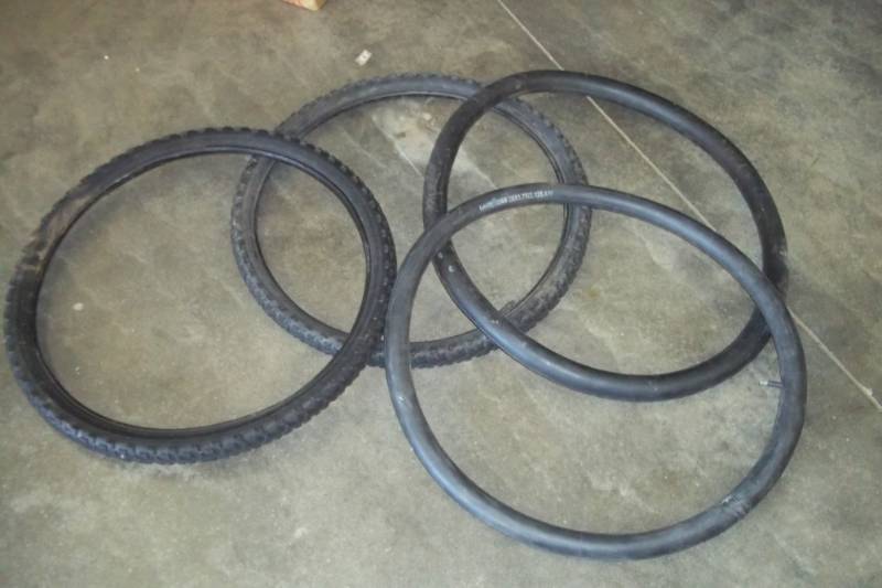 lot 227 image: 22 Bike Tires and Tubes