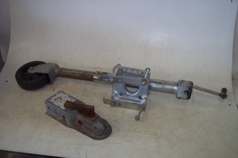lot 230 image: Trailer Jack, 2 Hitch