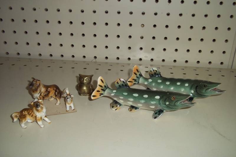 lot 232 image: Figurines