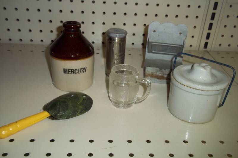 lot 233 image: Vintage Dcor
