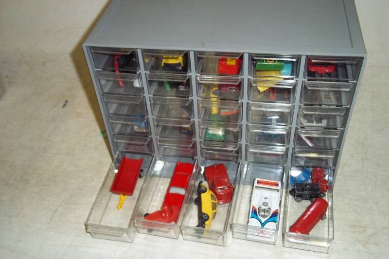 lot 267 image: Parts Bin With Vintage Matchbox Cars