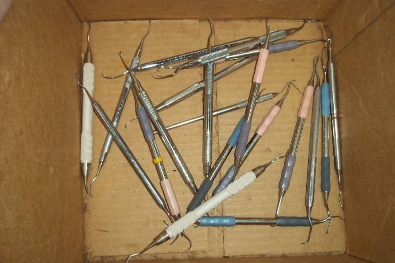 lot 276 image: Dental Picks