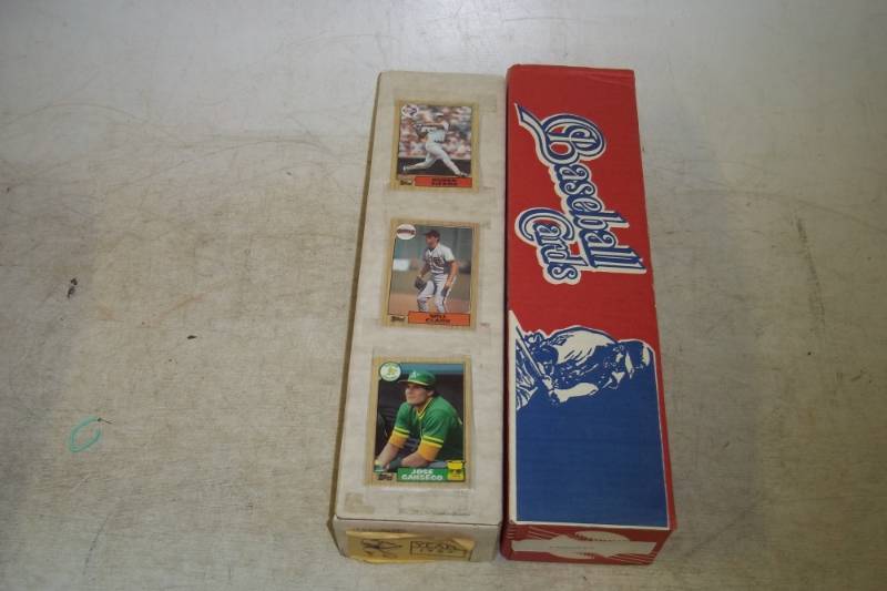 lot 278 image: 2 Boxes of Baseball Cards