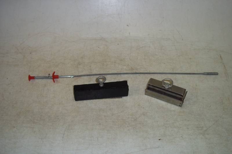 lot 283 image: 2 Magnets, Pickup Tool