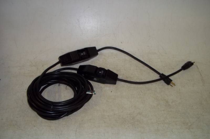 lot 294 image: Pair of GFCI, 15A120V,  143 Cords