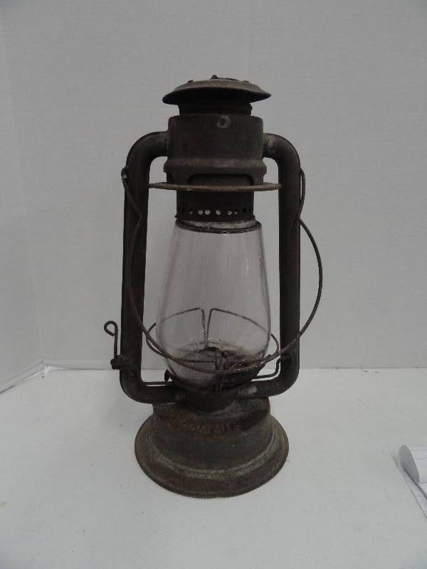 lot 17 image: Vintage Lantern