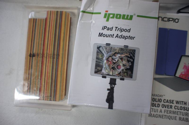 lot 327 image: (Lot of 8) Assorted Electronics and Household Item
