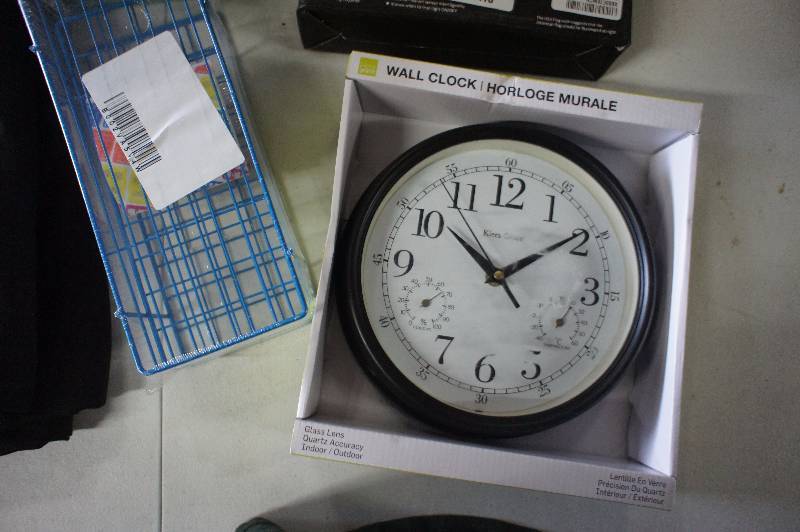 lot 331 image: (Lot of 6) Household Items