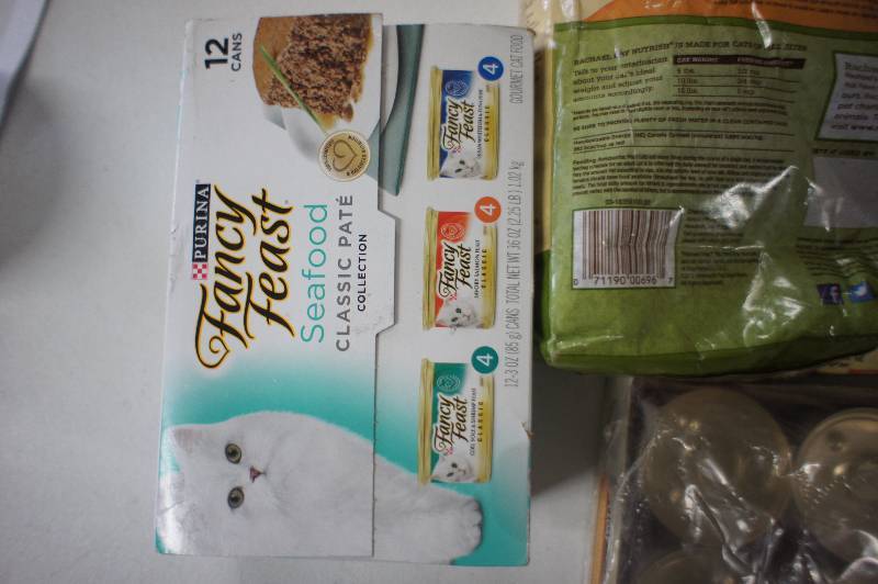 lot 344 image: (Lot of 4) Cat Food