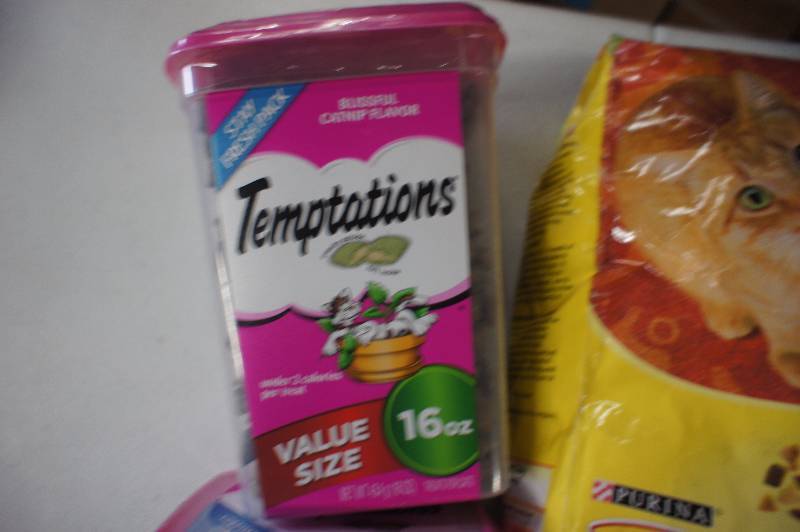 lot 345 image: (Lot of 5) Cat Products