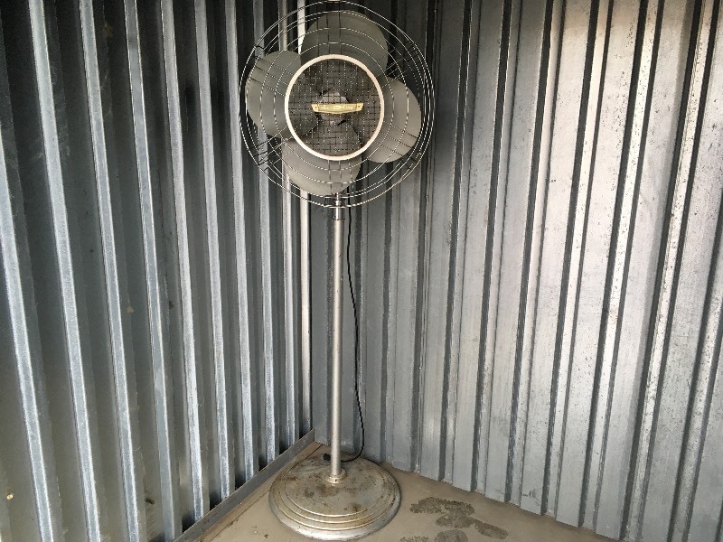 lot 5 image: Vintage Berns Air King Fan