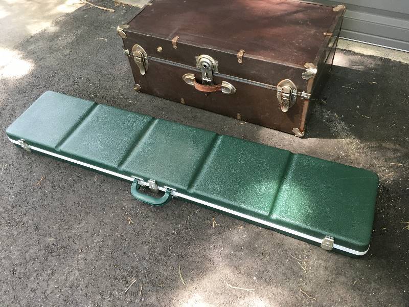 lot 7 image: Old Chest and Rifle Case