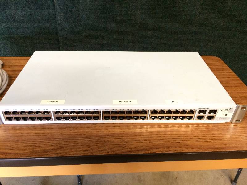 lot 12 image: 3Com Baseline Switch 2250 Plus 3C16476CS