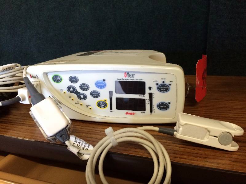 lot 25 image: Wow Selling Used On Ebay $1000 Masimo Set Rainbow Pulse Oximeter Rad 8 With Cables, Finger SPO2 Pulse Sensor Probe - Excellent Condition