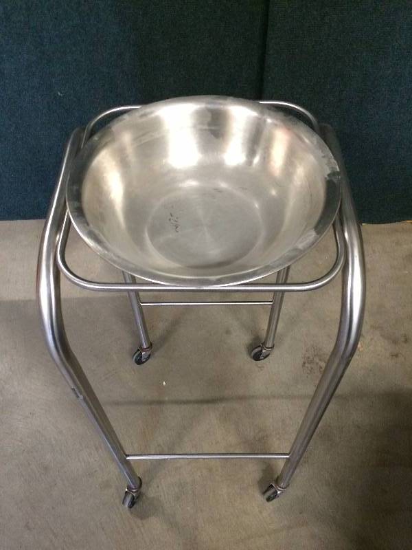 lot 46 image: Smith & Nephew Wilson Surgical Medical Stainless Steel Single Bowl Solution Mobile Stand