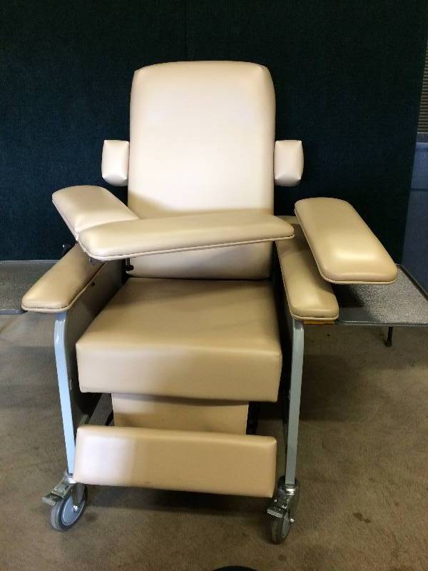 lot 61 image: Retails New $1100 Lumex 577 Clinical Care Recliner Model 577L851 Headrest Side Tables Swivel Casters Push Handle Three Position Adjustable- Nice Condition