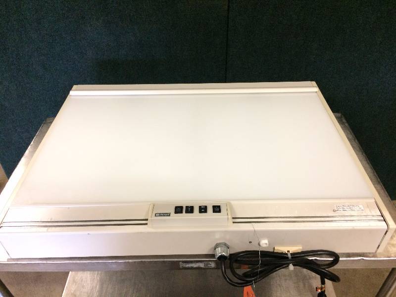 lot 67 image: Picker Lab Illuminator X-ray Film Viewer Box
