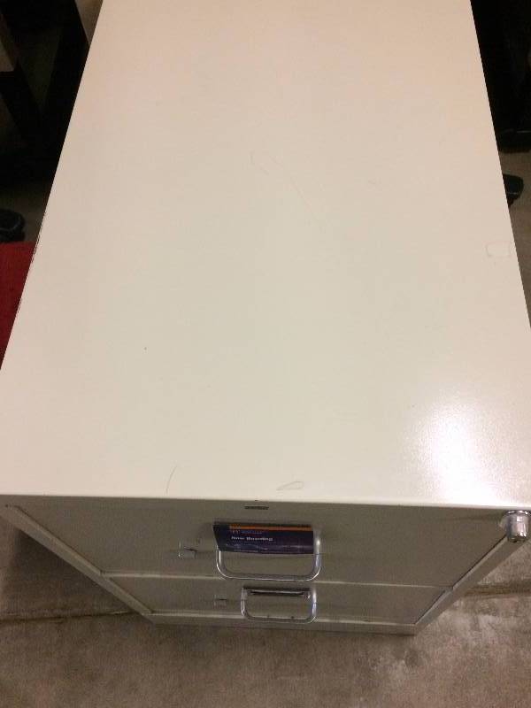 lot 77 image: Retails New $350 Hon Office 2 Drawer Vertical Filing Cabinet - Super Condition