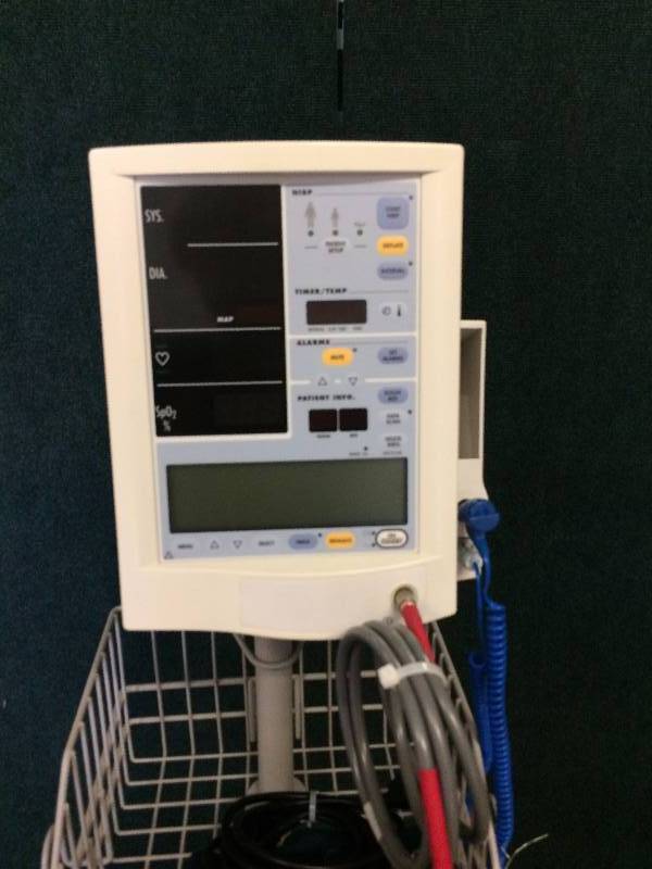 lot 81 image: WOW RETAILS USED $900 For Your Home Or Clinic Portable Bedside Mobile Datascope Accutorr Plus Patient Monitor NIBP, SPO2 Includes Finger Probe, Hose and Adult Cuff, 5 Leg Rolling Cart - Excellent