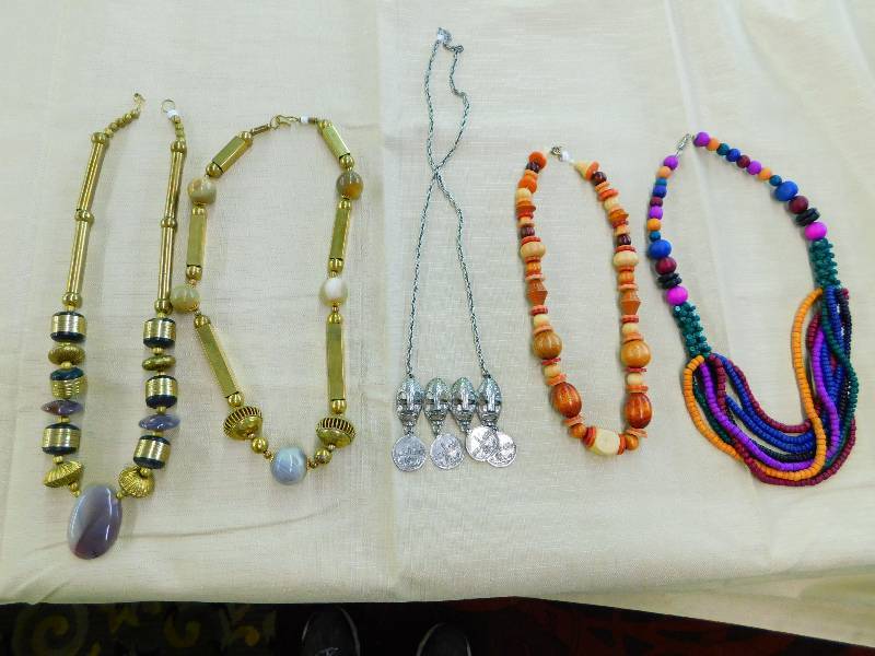 JEWELRY, NECKLACES