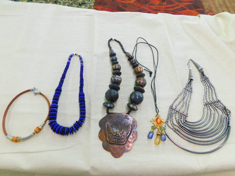 JEWELRY, NECKLACES