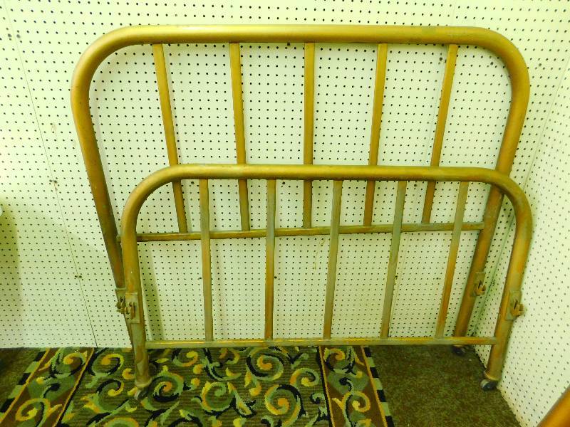 VINTAGE FULL SIZE HEAD AND FOOT BOARDS