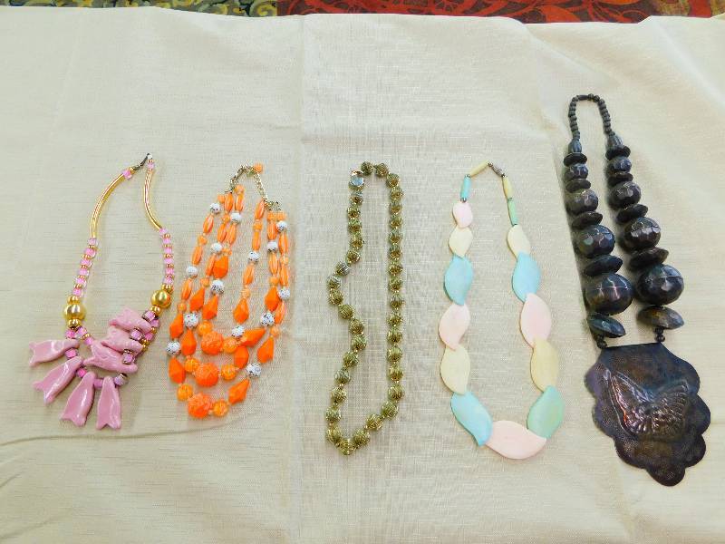 JEWELRY, NECKLACES