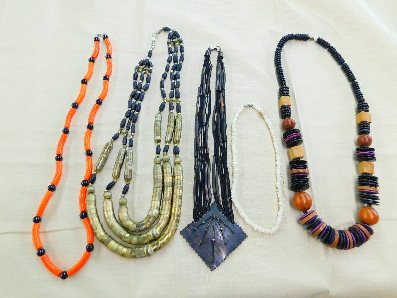 JEWELRY, NECKLACES