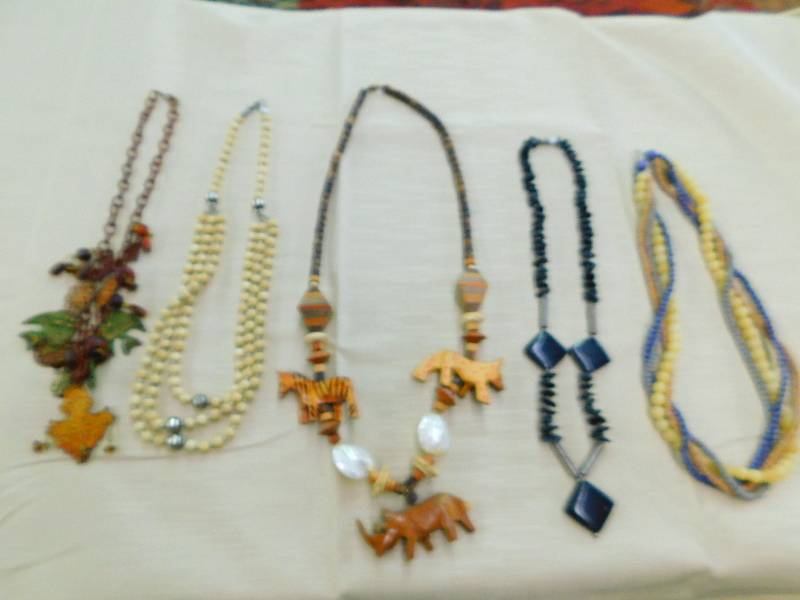 JEWELRY, NECKLACES