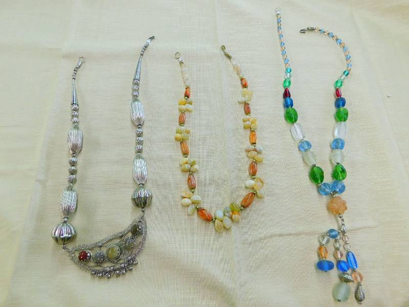 JEWELRY, NECKLACES