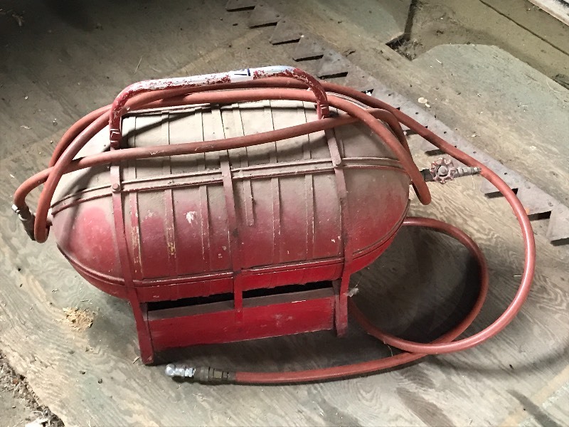lot 18 image: Portable Air Tank