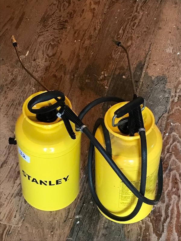 lot 32 image: (2) Stanley Sprayers