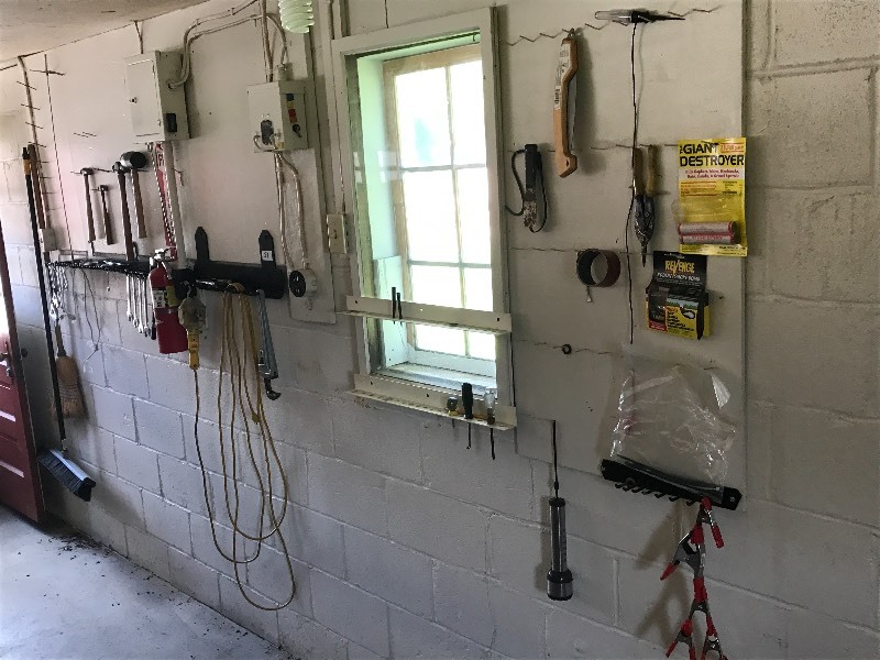 lot 51 image: Tool Wall Contents