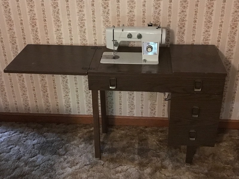 lot 67 image: Sewing Machine With Table