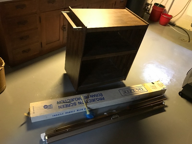 lot 61 image: Projector Screen & Cabinet