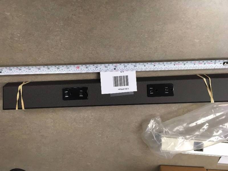 BRONZE PLUG MOLDING