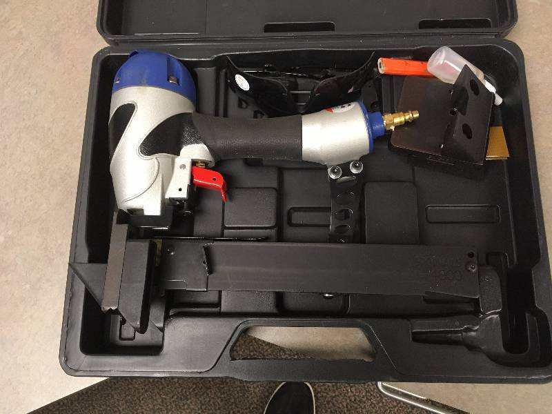 SPOTNAIL FLOORING STAPLER