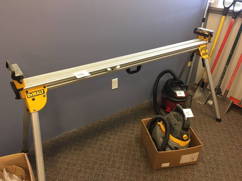 Dewalt 12 Sliding Mitre Saw  Stand