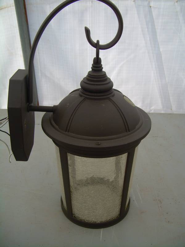 lot 1 image: OUTSIDE HANGING LIGHT
