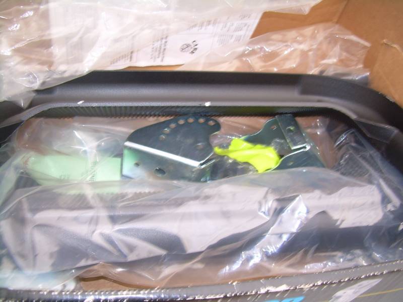 lot 3 image: SUPER HOOP CAR STEP