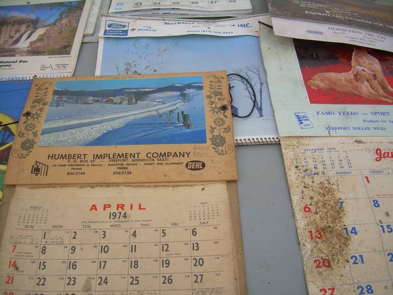 lot 12 image: VINTAGE AND COLLECTIBLE CALANDERS