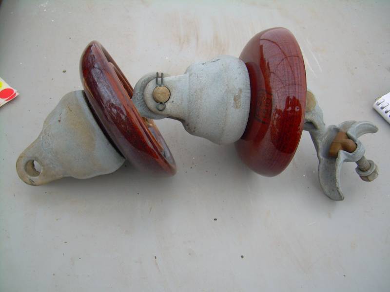 lot 32 image: VINTAGE PINCO 1510 DOUBLE GLASS INSULATER