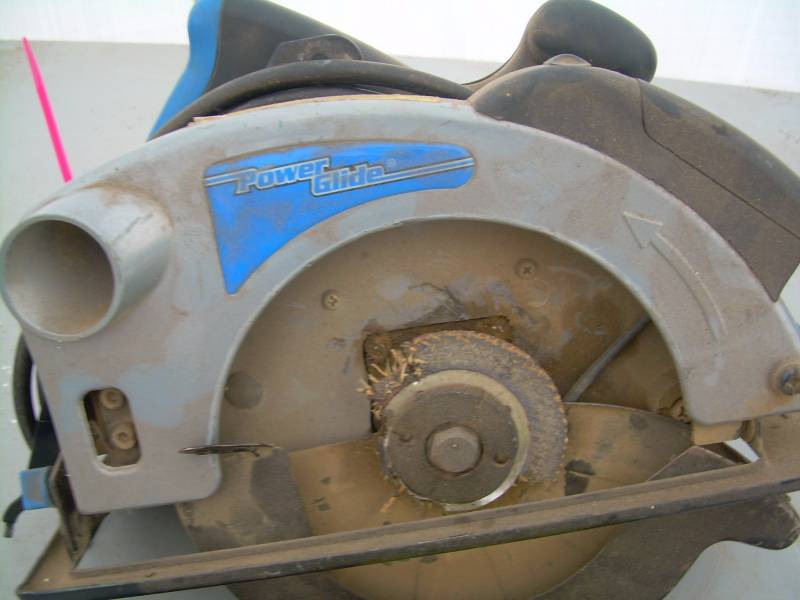 lot 34 image: POWER GUIDE SKILL SAW AND RYOBI DRILL NO CHARGER