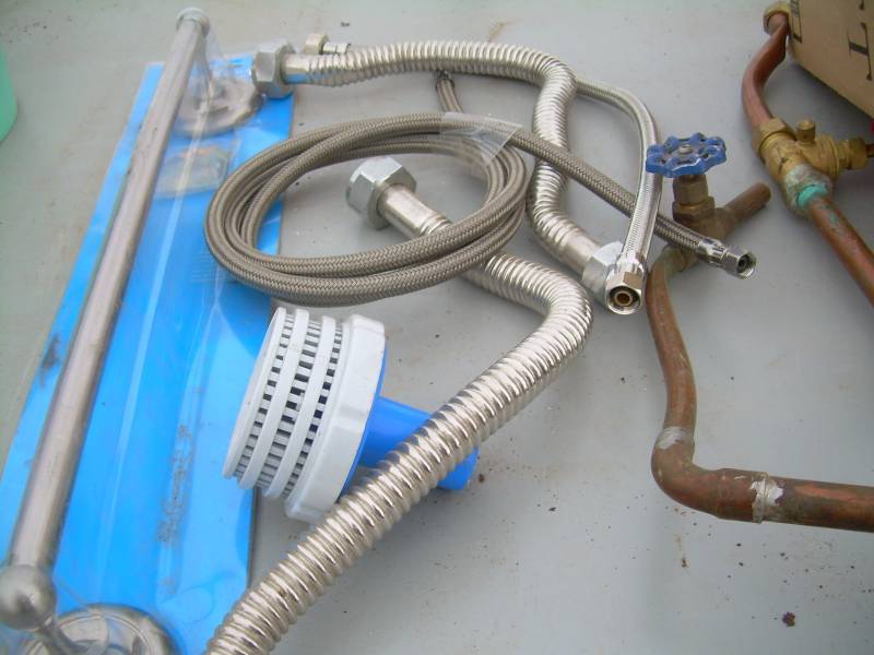 lot 37 image: ELECTRIC AND PLUMBING SUPPLIES