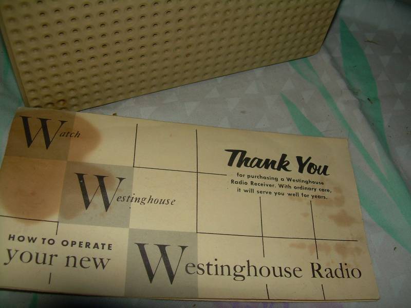 lot 65 image: VINTAGE WESTINGHOUSE RADIO