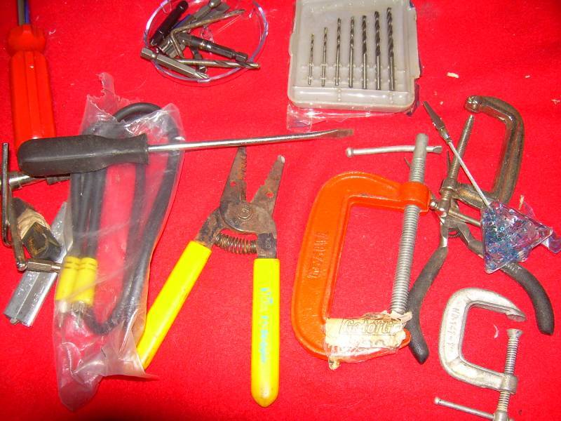 lot 72 image: TOOLS AND TOOL BOX