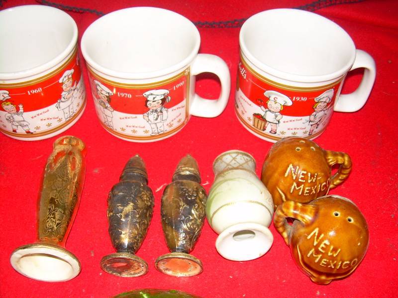 lot 87 image: COLLECTIBLE GLASSWEAR