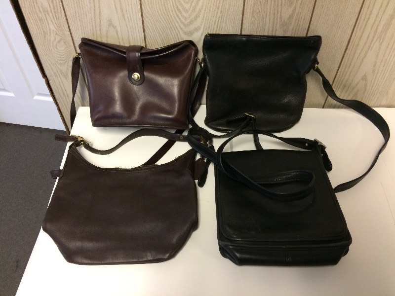 lot 6 image: 4 Vintage COACH Purses
